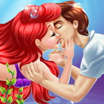 Secretly Kiss Underwater with Ariel and Prince Eric Game | Maky.club