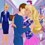 Barbie and Ken Kiss - Help the Couple Share a Secret Moment Without Getting Caught!