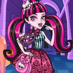 Dress up Draculaura from Monster High - Play Free Online Game on Maky Club