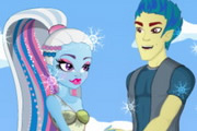 Dress up Monster High Abbey and her boyfriend for a perfect Valentine's Day date